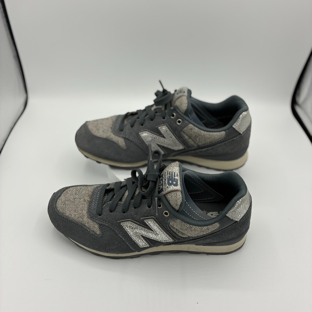 New Balance 696 WL696NTA Gray Suede Crackled Silver Sneakers Womens 5